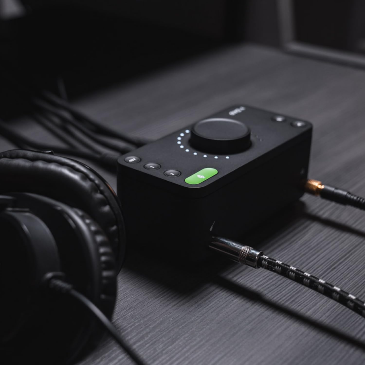 audient-evo-4-usb-audio-interface-2-in-2-out-48v-smartgain-usb-c image 5